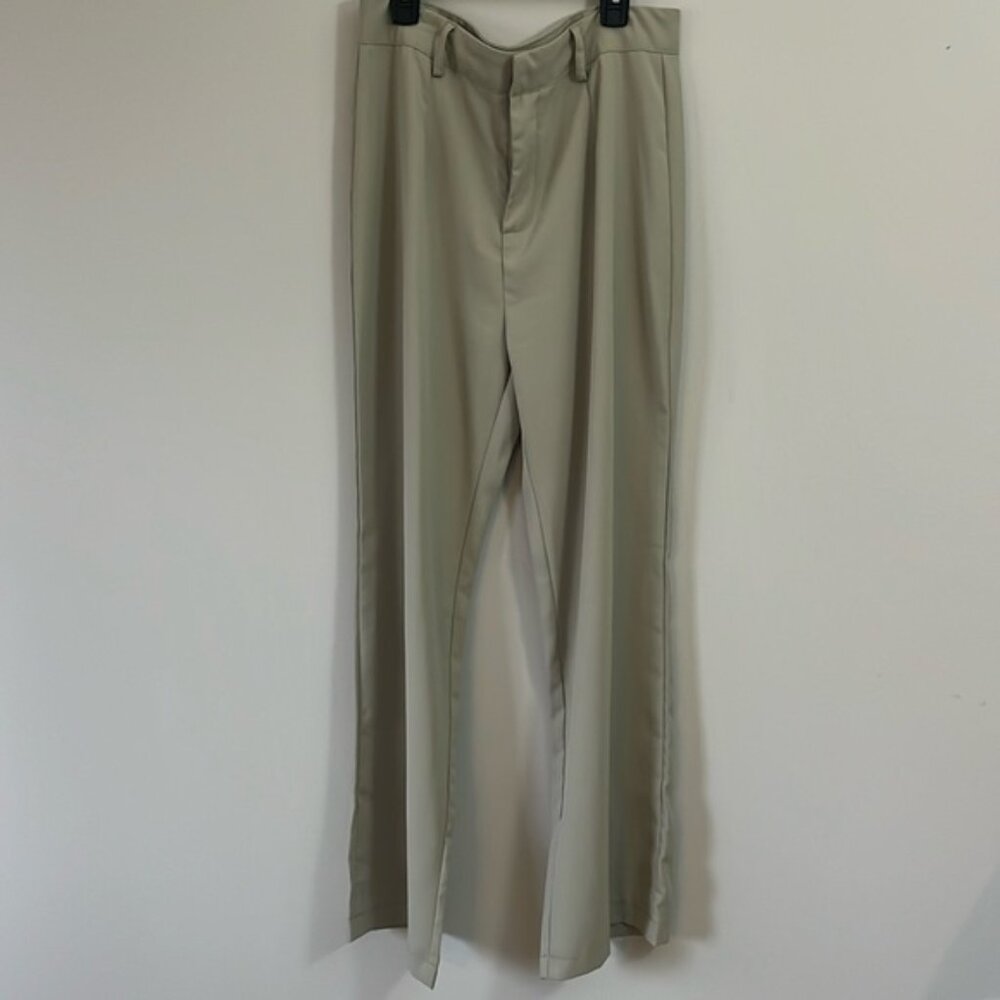 Greenish tan trousers.